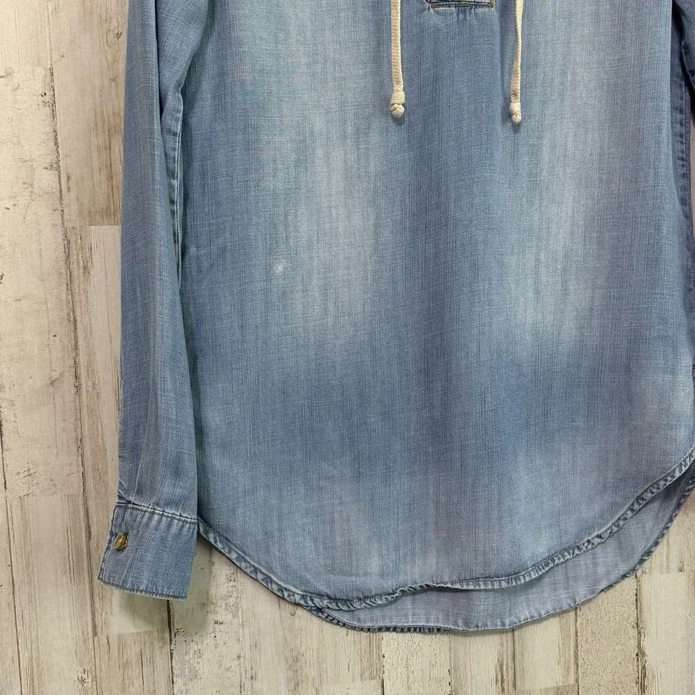Cloth & Stone Chambray Top XS Blue Lace Up Neck Long Sleeve Blue Boho Trendy
